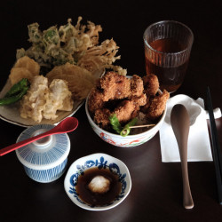 茶苑期間限定快閃!米崙丼飯屋 × Celebrate BBQ 聯名丼飯登場 煙燻龍眼木香遇上日式丼飯風味,期間限定跨界美味饗宴 茶苑期間限定快閃!米崙丼飯屋 × Celebrate BBQ 聯名丼飯登場 煙燻龍眼木香遇上日式丼飯風味,期間限定跨界美味饗宴