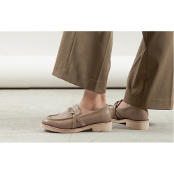 遠東百貨 - 【Top City】女鞋區首波搶購 獨家鞋款2000元 ！