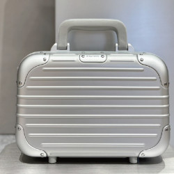 遠東百貨 - 【Top City】RIMOWA 新品上市！