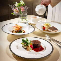 文華Café精緻奢華半自助式「週末午間鮮．吃．吧」推出全新季節主餐