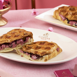 奢華紅寶石獻禮! GODIVA 全新「紅寶石巧克力可芙」夢幻登場 獻上母親節甜蜜心意 奢華紅寶石獻禮! GODIVA 全新「紅寶石巧克力可芙」夢幻登場 獻上母親節甜蜜心意