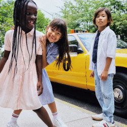 遠東百貨 - 【Top City】Tommy Hilfiger精彩變身 親子穿搭