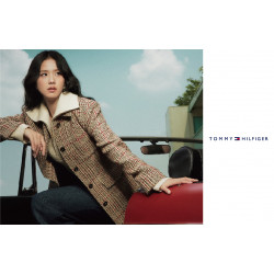 遠東百貨 - 【Top City】JISOO 領銜全新主題「Hilfiger 賽車俱樂部」