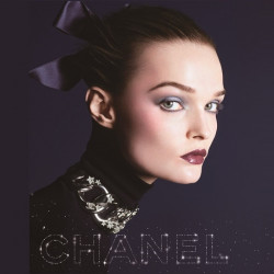 遠東百貨 - 【板橋中山】香奈兒 香奈兒聖誕限量彩妝系列 新品限量上市