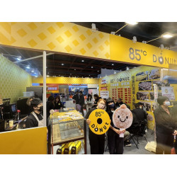 春季加盟展85度C生甜甜圈研究所亮相微付訂金3千元送9萬元創業資源展場簽約加盟金再折10萬