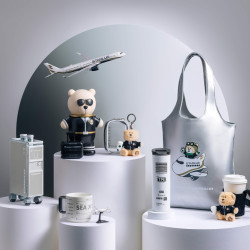 星巴克最新訊息 - STARLUX+ STARBUCKS 聯名商品｜星宇航空+星巴克雙星會員限定：6/17 夢幻聯名優先登機 !