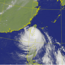 【楊柳颱風停班停課最新通知】各縣市公告/放假標準/宣布時間一次看！